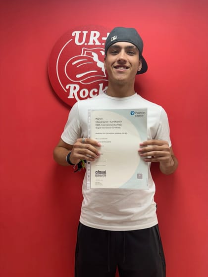 Entrega de un título oficial Pearson en Academia UR+
